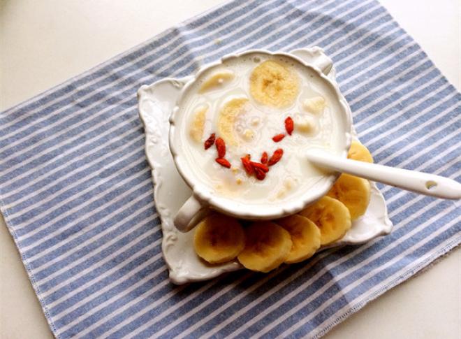 牛奶燕麦泡香蕉