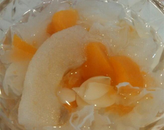 木瓜银耳炖雪梨