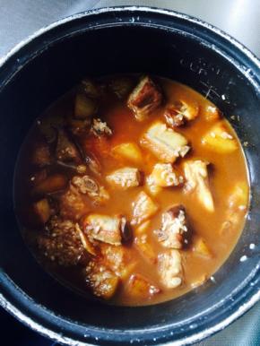 煮好之后拔掉电源，焖15分钟即可出锅