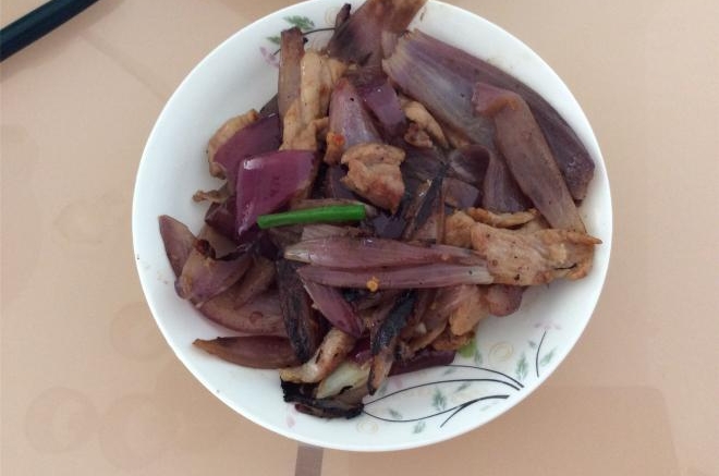 洋葱炒肉