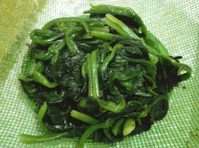 焯熟之后捞出，冲冷水，沥干水分