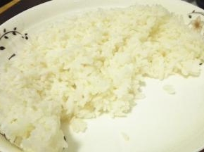 鸡蛋，米饭准备好备用