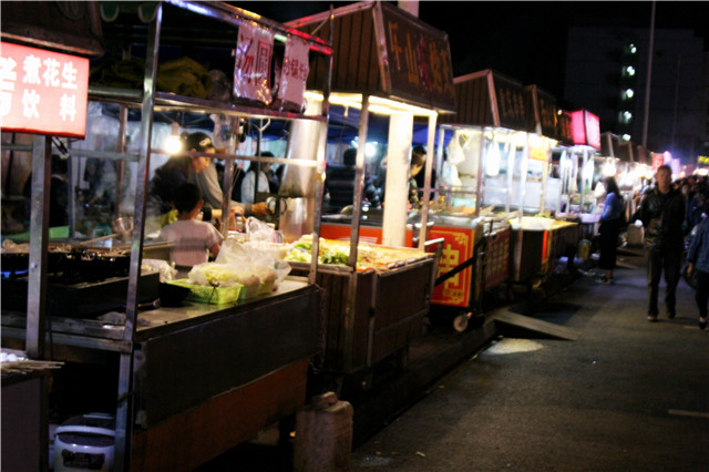 大学小吃街-见证青春