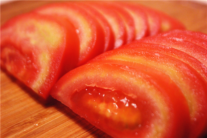 还在争咸甜？番茄炒蛋这样吃才是最下饭