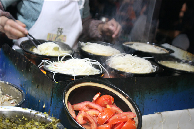 大学小吃街-见证青春