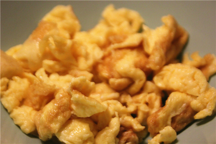 还在争咸甜？番茄炒蛋这样吃才是最下饭