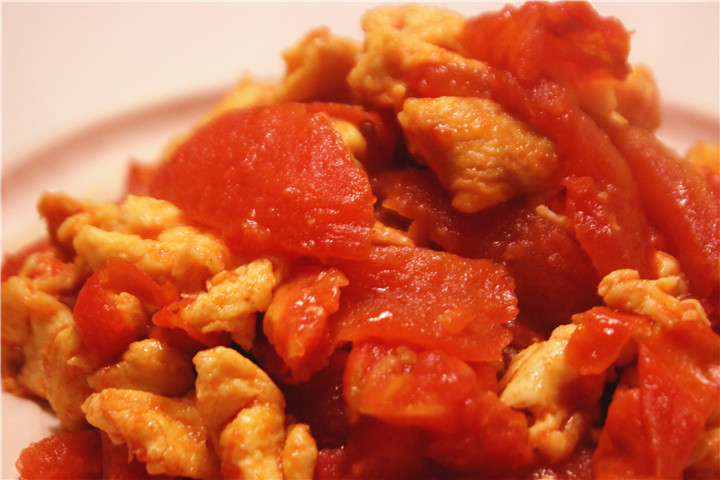 还在争咸甜？番茄炒蛋这样吃才是最下饭