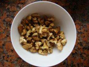 核桃仁准备好备用