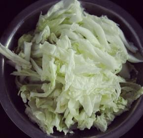 白菜洗干净切丝