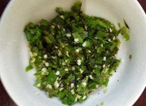 煎好的青椒剁碎