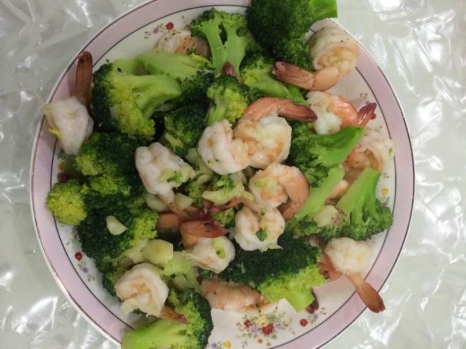 蒜香虾仁西兰花