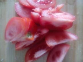 西红柿洗净切片