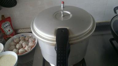 煮好后小火焖5分钟，把山药煮的软烂入口即可