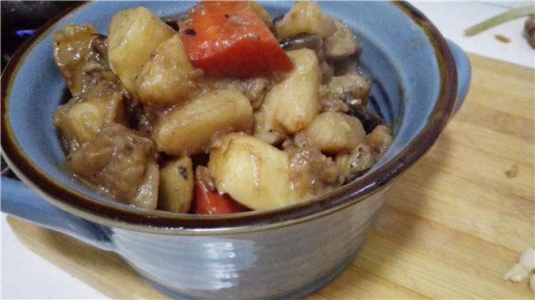 家常土豆烧茄子