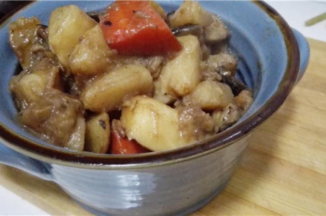家常土豆烧茄子