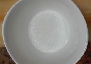 加少许白醋、盐进行调味