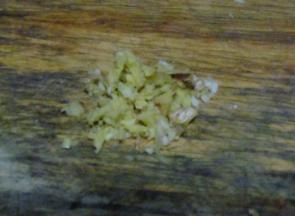 生姜切成粒