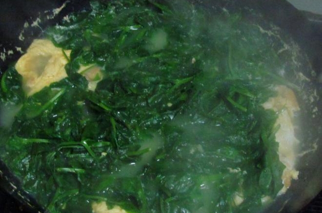 豌豆尖煎蛋汤