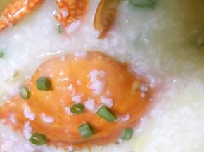 喜欢吃香菜或者香葱的可以撒一些