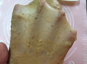 发酵好后，加入85克的高筋面粉，盐，砂糖，奶粉和水，搅拌顺滑，再放上黄油，搅拌至可以拉出薄膜