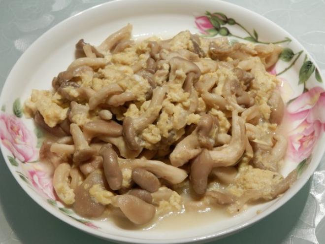 蟹味菇炒蛋