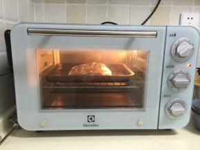 烤箱预热220度，烤20分钟