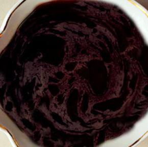 将生抽，香醋，白糖和淀粉加少量的水搅拌均匀备用