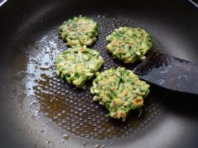 煎成两面焦黄即可