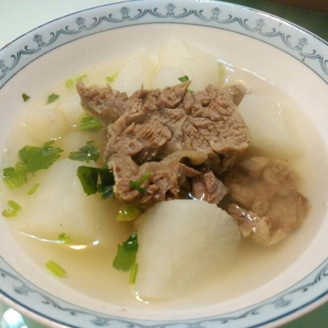 清汤萝卜牛腩