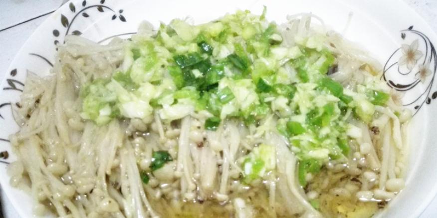 蒜容蒸金针菇
