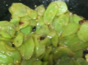 炒至莴笋片微微变软