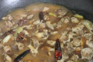 大火煮开，转中火煮40分钟