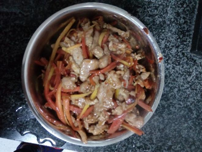 胡萝卜丝炒肉