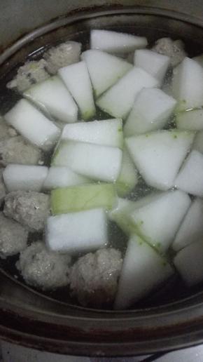 放入冬瓜一起煮20分钟