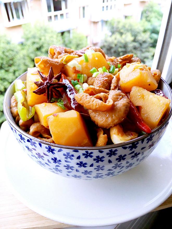 土豆烧肥肠