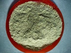 猴头菇泡发，打碎成粉