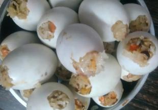 上锅蒸40分钟就可以开吃了