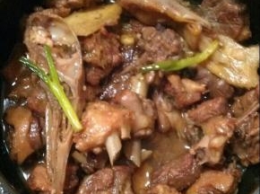 加入葱段就可以出锅