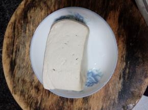 豆腐洗净切片