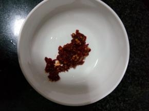 准备适量豆瓣酱
