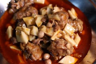 转锅内大火收汁即可。