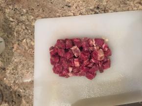牛肉洗净切小块