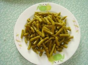 酸豆角切段
