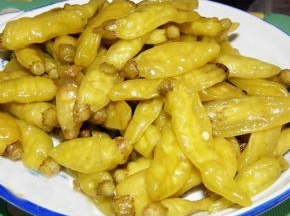 准备适量泡椒备用
