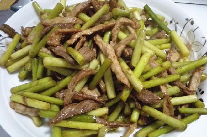 蒜苔肉丝