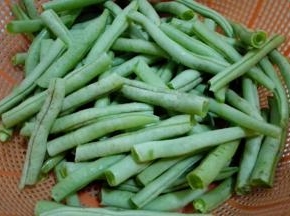 四季豆洗净切成适当的大小