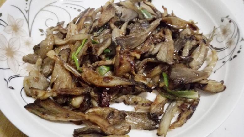 干煸孜然蘑菇