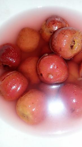 山楂罐头打开备用