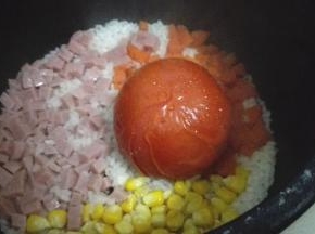 饭好了之后再焖5分钟，打开锅盖