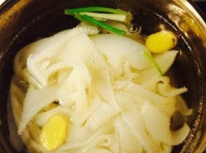 倒入牛百叶烫30秒
